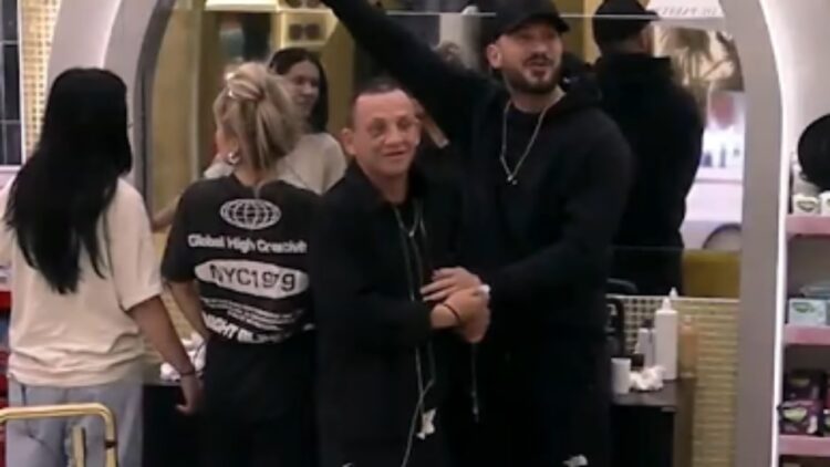 VIDEO/ Romeo acarohet keq me grupin e Julit: Ne iu dhamë bukë, ju…