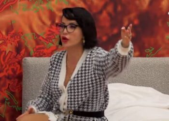 “E dua burrin me kostum, jo me streçe”, Roza Lati kujton … (VIDEO)