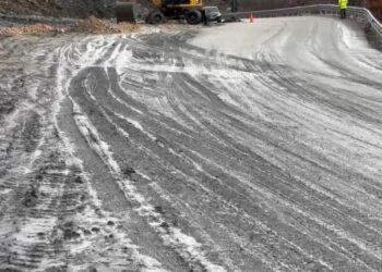 Masivi i dheut bllokon Rrugën e Arbrit, vështirësohet qarkullimi