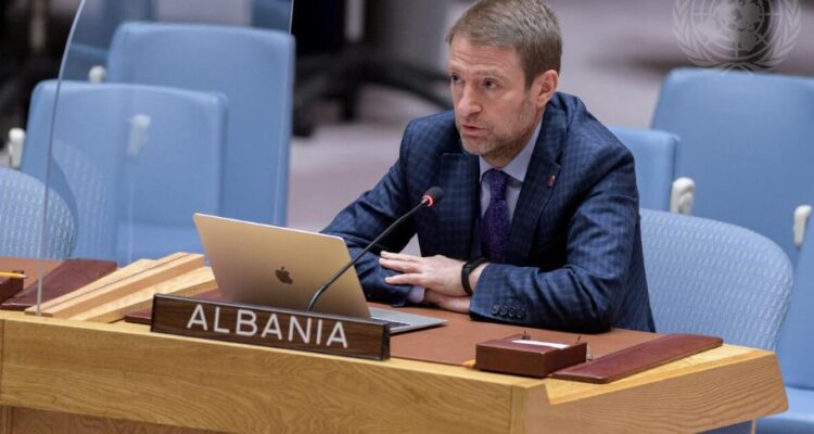 Mbaroi mandatin/ Qeveria zhvendos ambasadorin Ferit Hoxha në BE