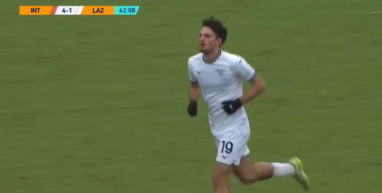 Futet nga stoli dhe gjen rrjetën, talenti shqiptar i Lacios shënon…