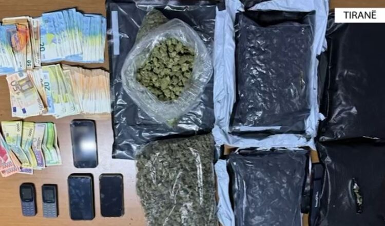 Trafikonin drogë përmes postës nga SHBA, arrestohen dy persona