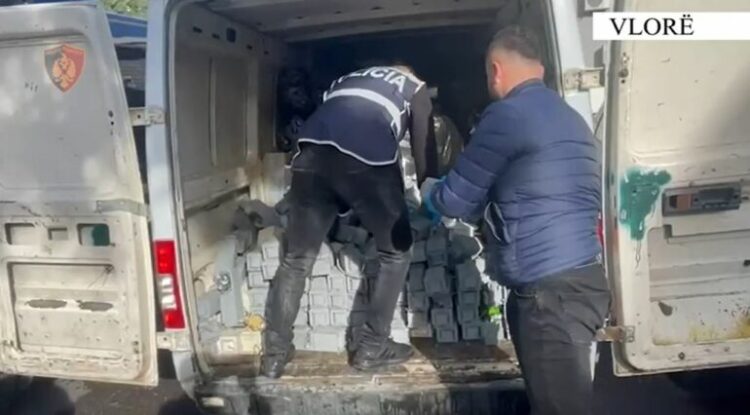 Zbulohet një ‘shtëpi bari’ në Vlorë, pranga 37 vjeçarit