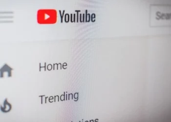 U gjet i vdekur në oborrin e shtëpisë, i riu vdiq gjatë seksit