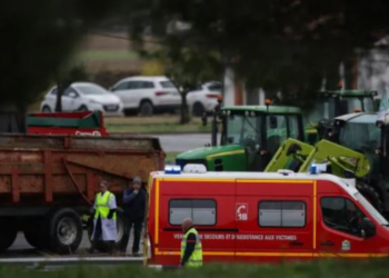 Makina përplas për vdekje 30- vjeçaren, plagoset rëndë vajza e saj