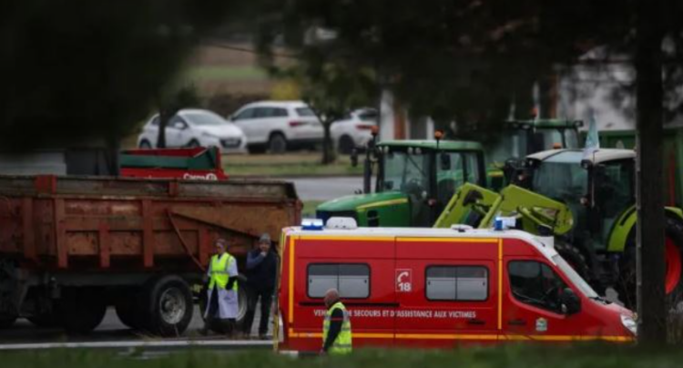 Makina përplas për vdekje 30- vjeçaren, plagoset rëndë vajza e saj