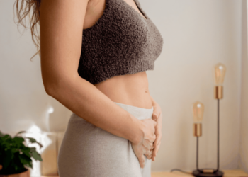 Tre ushqimet që shkaktojnë fryrje në stomak që në mëngjes