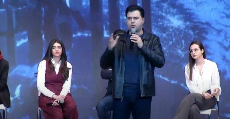 Basha: Jemi në udhëkryq, një grusht zombiesh duan të mbajnë peng vendin