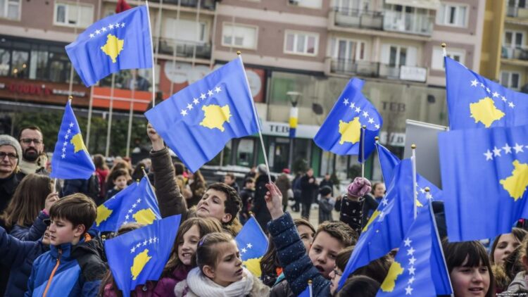 Kosova 16 vjet shtet, feston sot pavarësinë