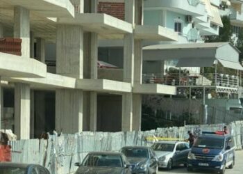 Prej dy vitesh në kërkim, vetëdorëzohet në polici ndërtuesi/ Detajet