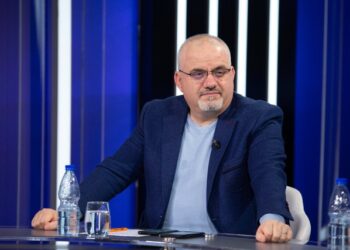 Hoxha: Paratë e narko-trafikut po investohen në kulla