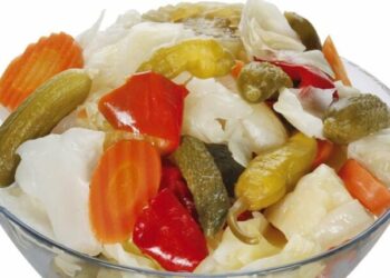 Turshitë dhe bulmeti, pse ju mbrojnë më shumë në dimër