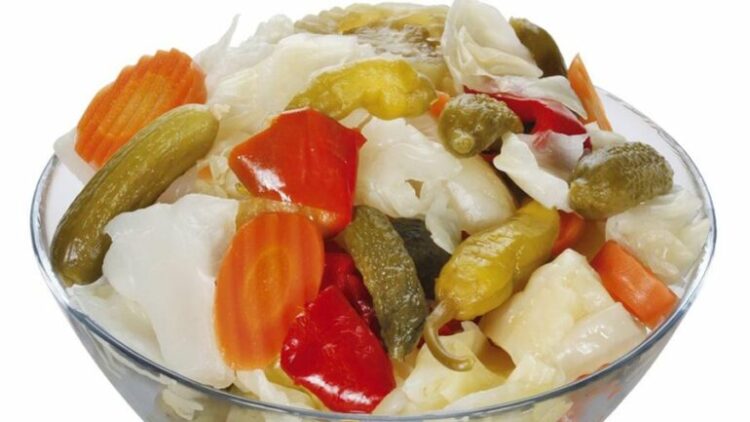 Turshitë dhe bulmeti, pse ju mbrojnë më shumë në dimër