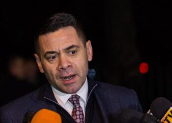 Ahmetaj: Kolegët kishin frikë të pinin kafe me mua