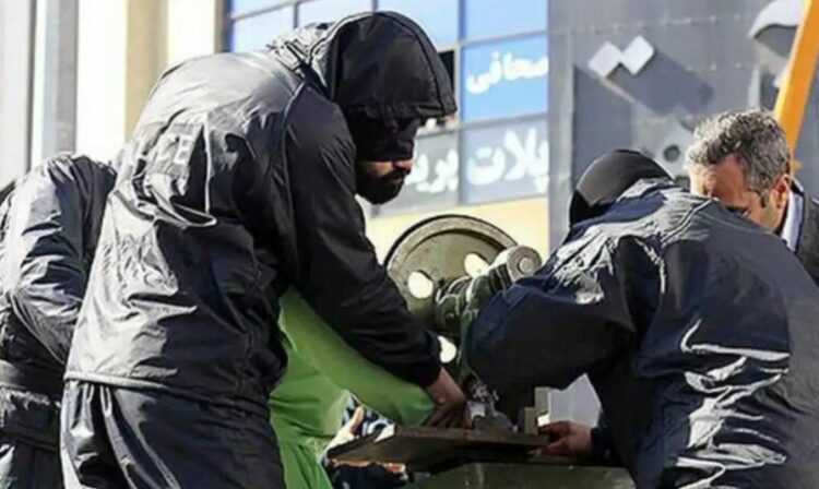 U akuzua për vjedhje, autoritetet i presin gishtat 34-vjeçarit