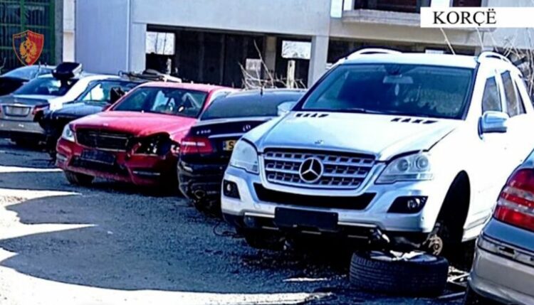 Tregtonin pjesë makinash kontrabandë, pranga 2 personave