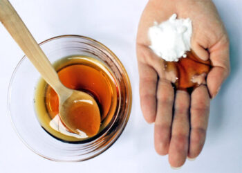 Pesë trajtime të thjeshta natyrale kundër tharjes së duarve