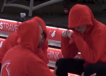 Heidi përlotet në oborr, Romeo: Të kam zemër moj