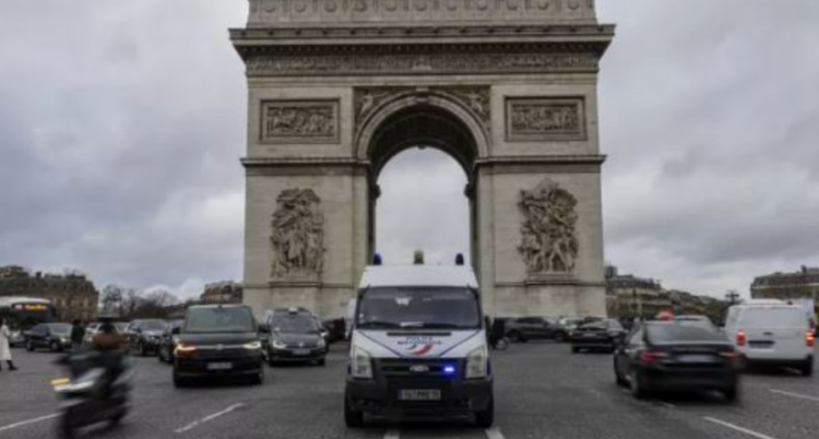 Kaos edhe në Francë, pas fermerëve edhe mësuesit në grevë