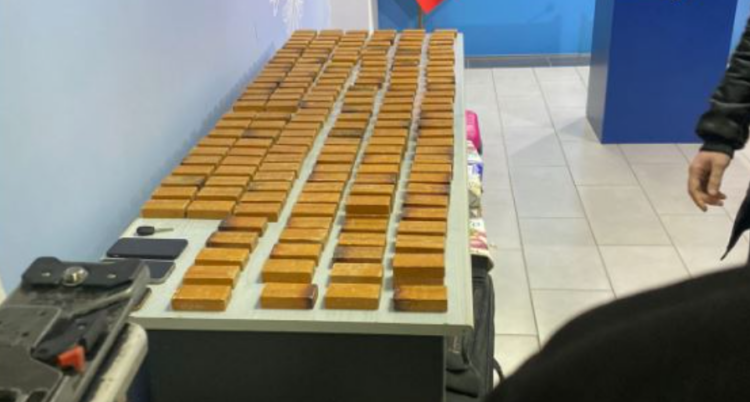 Trafik nga Kosova/ Goditet rrjeti kriminal, kapen 40 kg eksplozivë