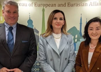 Mes Escobar dhe Kim, Tabaku zbardh detaje nga biseda në DASH