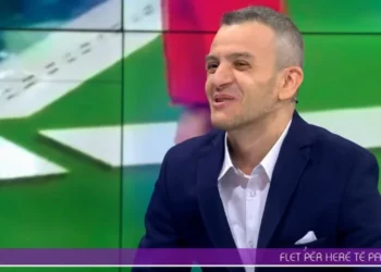 Gati martesa? Në shtëpinë e Lisit nisin kërkesat nga vajzat (VIDEO)