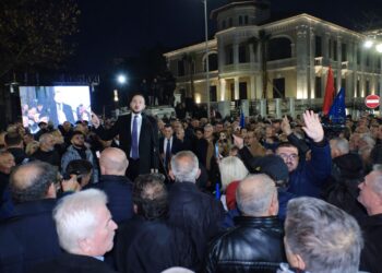 Protesta e opozitës/ Salianji: Të përballemi me Ramën, ta harrojë se do e lejojmë të…