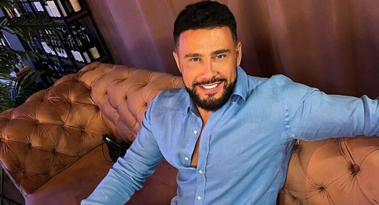 23 vite më e re, kjo është e dashura e Robert Berishës