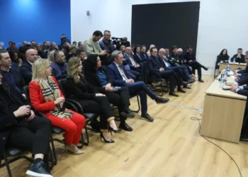 Debatet/ Murrizi: Dakort me protestën me 20 shkurt, po me 21 çfarë do bëjmë?