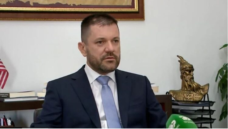 Jep dorëheqjen Drejtori i Përgjithshëm i Burgjeve, Admir Abrija