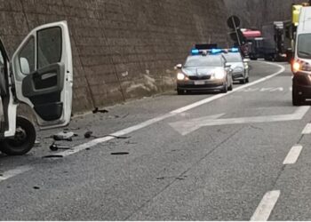 Aksident tjetër zinxhir në Itali, një i vdekur dhe 6 të plagosur