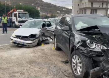 Aksidentohen dy automjete në Lezhë-Shkodër, plagosen 5 persona