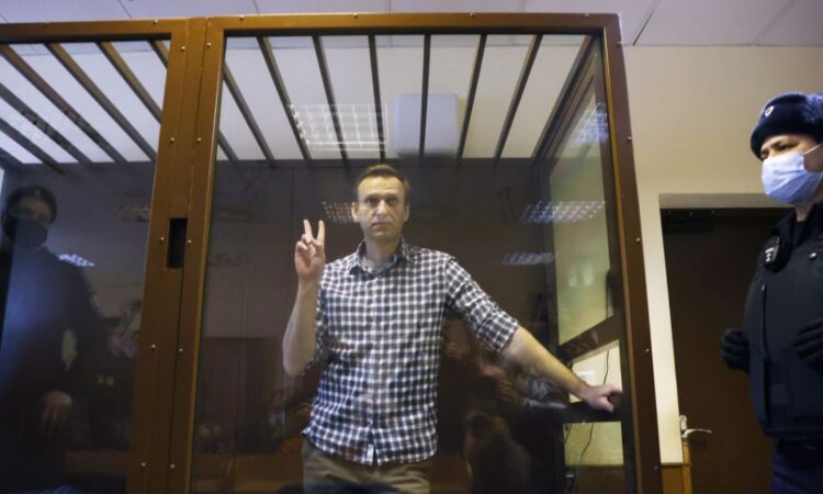 “Guximin e pagoi me jetë”, BE dhe NATO reagojnë për vdekjen e Navalny