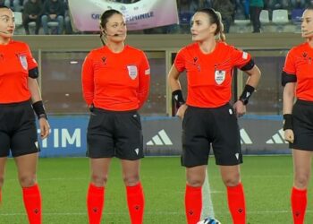 Arbitret shqiptare drejtojnë me sukses ndeshjen Itali-Irlandë