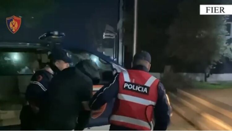 Shiste kanabis në qytetin e Fierit, arrestohet 28-vjeçari