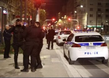 Shpërthim me bombë pranë ministrisë së Punës në Athinë