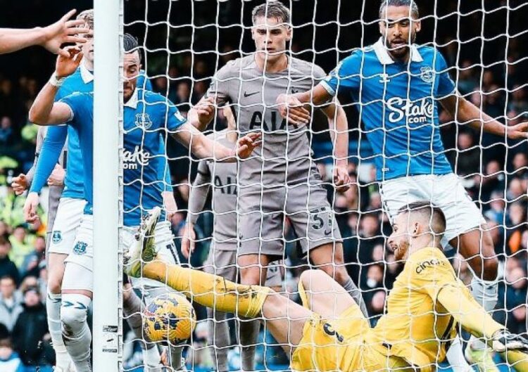 Tottenhamit i mohohet fitorja në fund në Liverpool