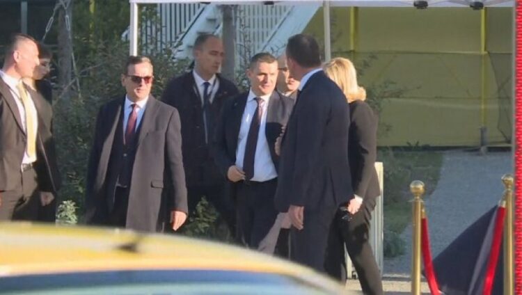 Ironia e Gjokutajt: Drejtuesit e drejtësisë nuk dinin anglisht, Blinken u foli me gjuhën e trupit