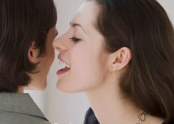 Theksi më tërheqës në botë, ja kush e rrëzoi nga froni frengjishten