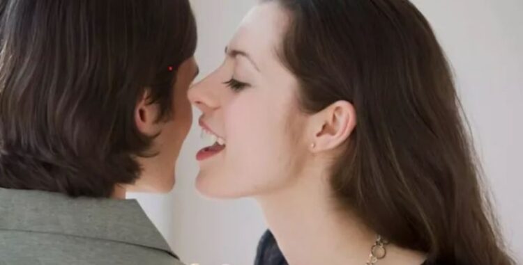 Theksi më tërheqës në botë, ja kush e rrëzoi nga froni frengjishten