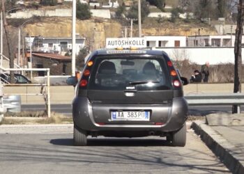 Rritja e çmimit të patentave, Autoshkollat bojkotojnë punën