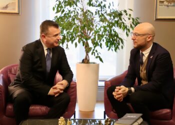 Shantazhet online/ Balla me drejtorin e TikTok: Urgjent kontrolli…