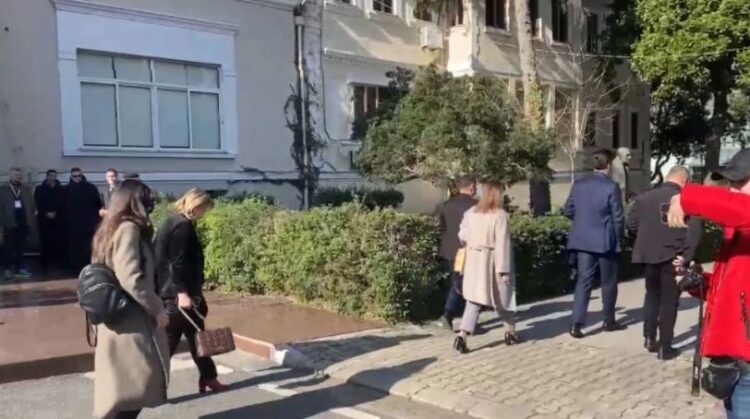 Noka i kthehet Bashës: Je tradhtar dhe i pabesë, i paburrë e mercenar