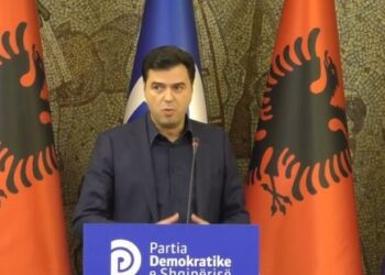 Basha: Jam i vetmi jashtë zullumit, ja pse sulmohen nga ata që…