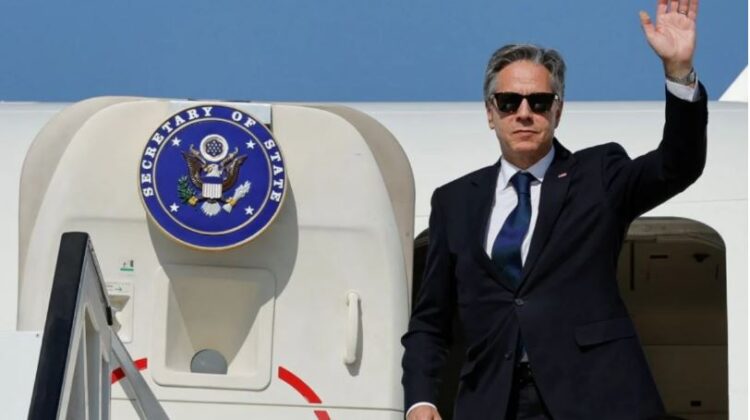 Sekretari amerikan i Shtetit, Antony Blinken mbërrin në Tiranë