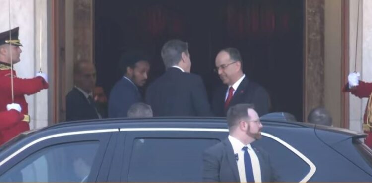 Sekretari amerikan Blinken mbërrin në Presidencë, pritet nga Begaj