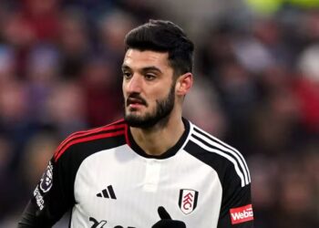 Trajneri i Fulham: Broja duhet të luftojë, konkurrenca është e madhe