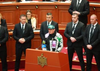 Sula paralajmëron: Unë jam mësuar me grevë urie, edhe po të vdes…