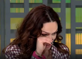 Tronditëse! Këngëtarja shqiptare dhunohet nga partneri, dalin pamjet