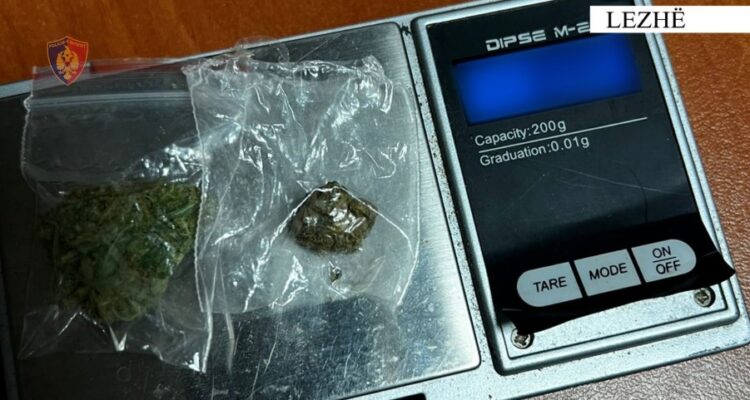 Me drogë gati për shitje, pranga të riut në Lezhë